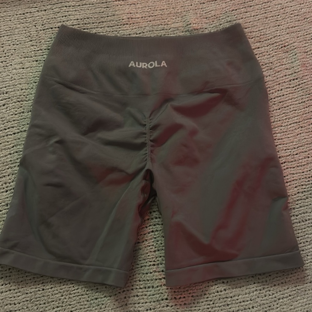 Aurola gym shorts